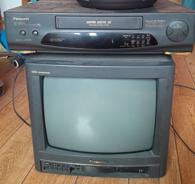 Телевизор магнитофон