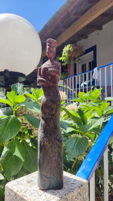 Estátua em Madeira