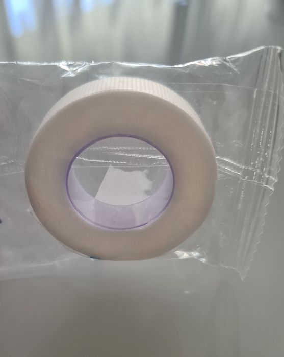 Fita adesiva em plástico para extensão de pestanas