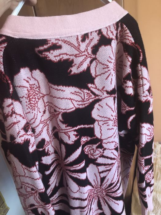 Sweter Bizuu Hyles