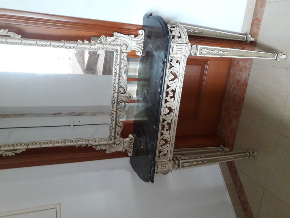 Cardencia antiga com pedra de mármore