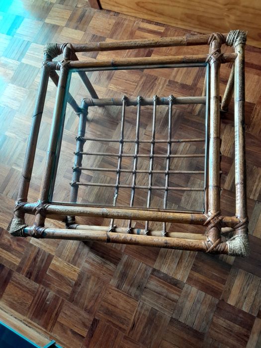 Mesa de apoio em bambu