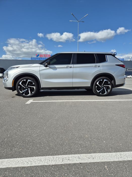 Продається Mitsubishi Outlander 2022 року