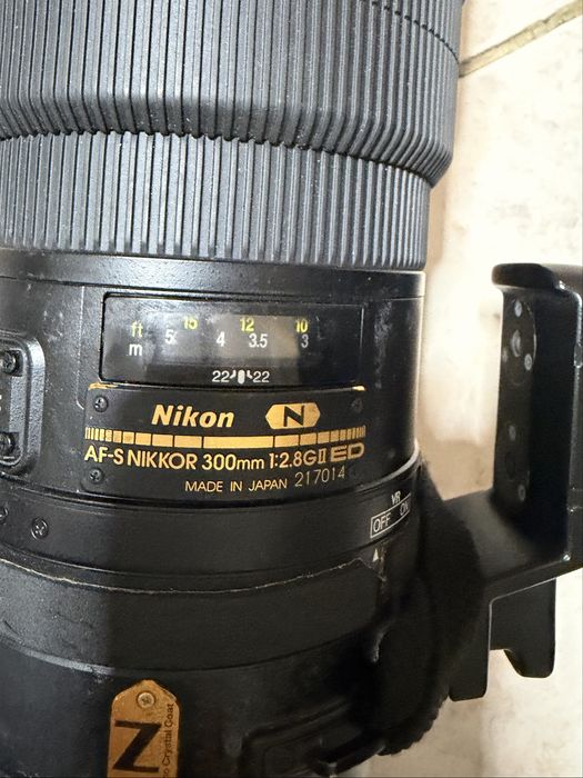 Nikon 300mm .2.8 vr2