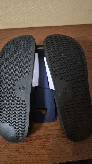 Шльопанець Reebok ,   фірмовий,  новий