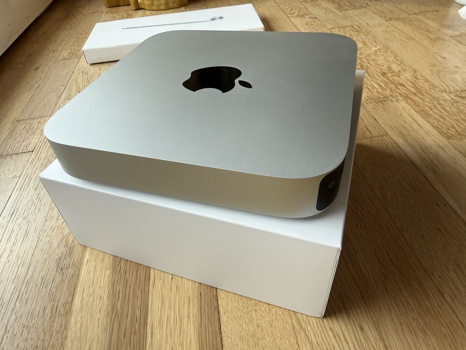 Mac mini / 8GB / 256GB  + klawiatura Apple