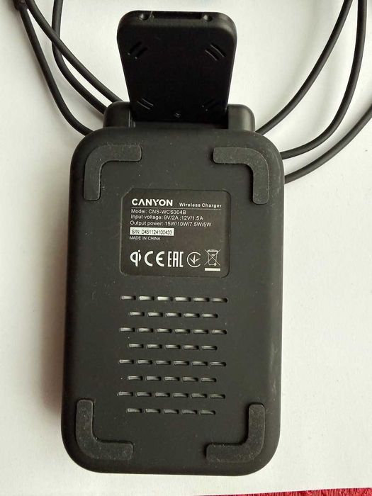 Продам бездротовий зарядний пристрій Canyon WS-304 3 в 1 QI Black