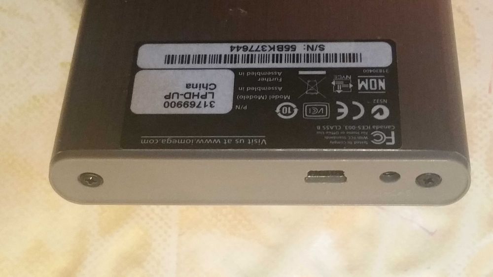 DiscoS RígidoS externoS 320 GB + 1TB pouco usadoS, como novoS