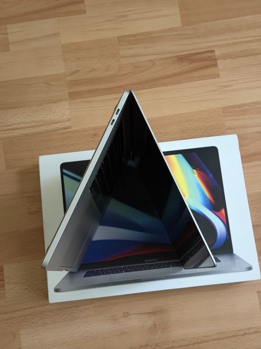 MacBook Pro 16 2019 i7 / 16 GB / 512 GB Silver
