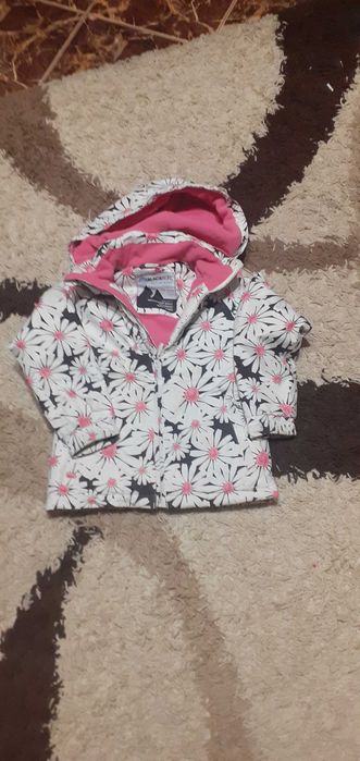 Sprzedam dziewczęcą kurtkę zimową  rozm.110-116  dobrym stanie+.