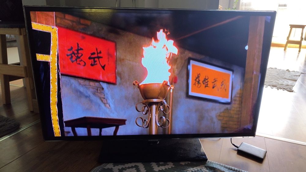 Tv Samsung 40 cali z pilotem