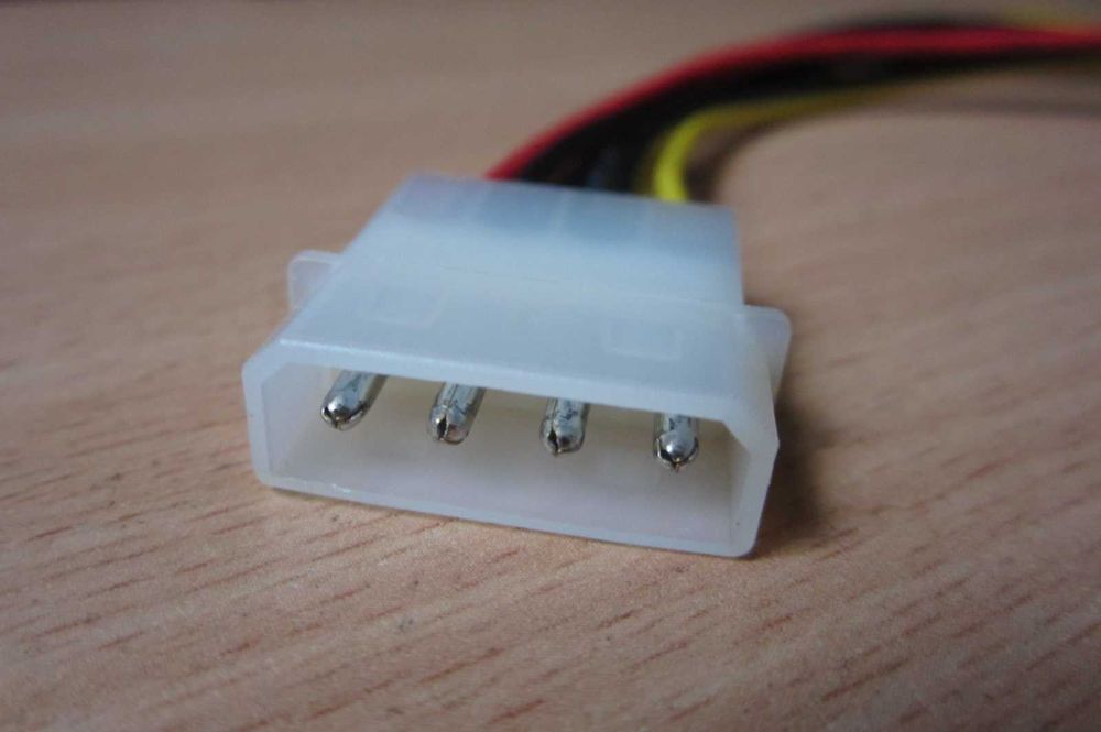 Кабель переходник питания SATA