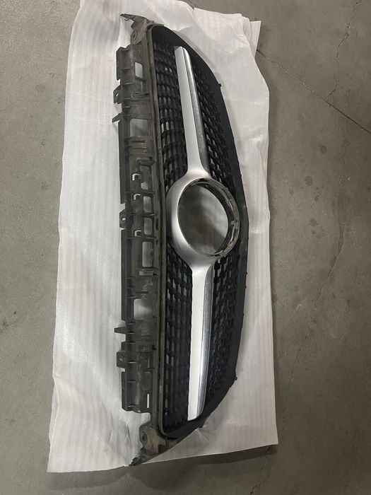 Grelha frontal mercedes E coupe