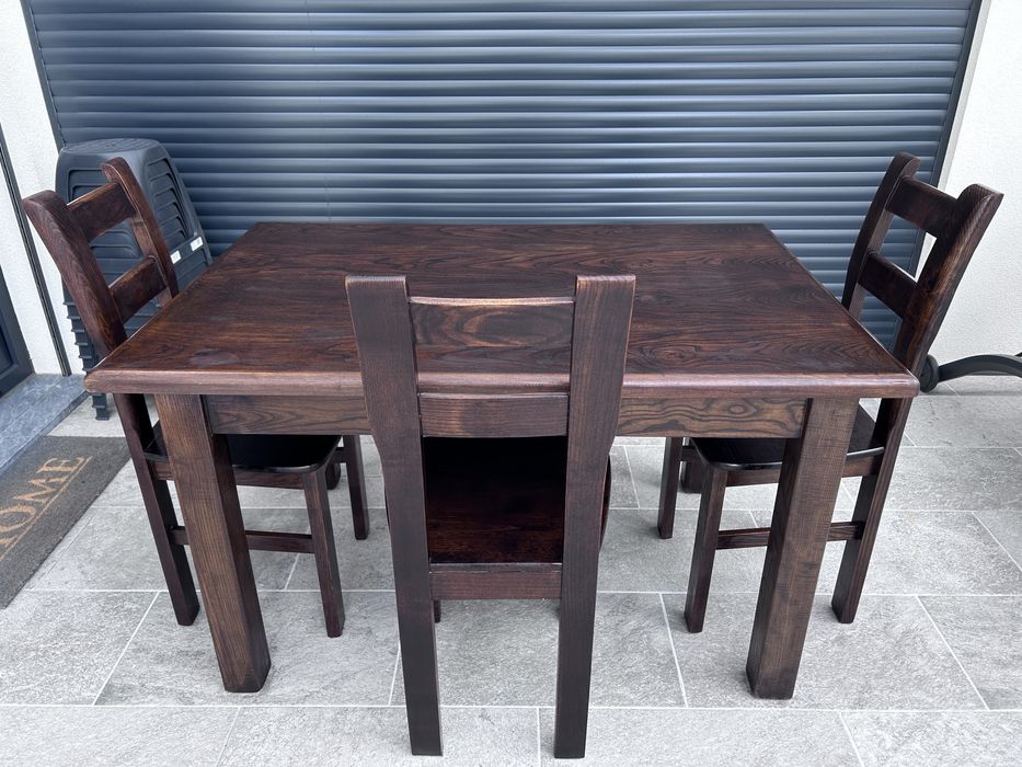 Mesa e cadeiras madeira de castanho maciça