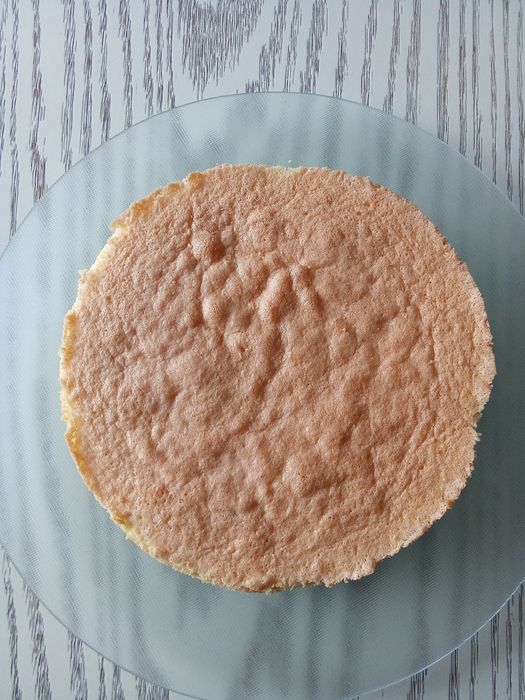 Бісквітні коржі.