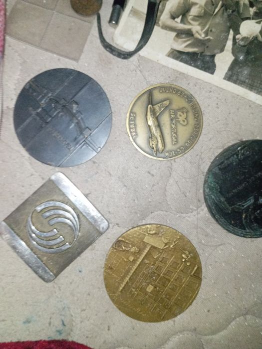 5 medalhas antigas