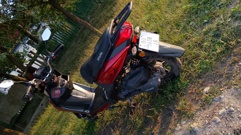 Продам скутер спарк SP150S-19BN