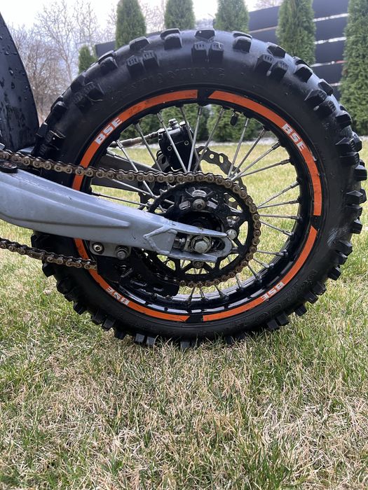 Bse bosuer 125 25 рік