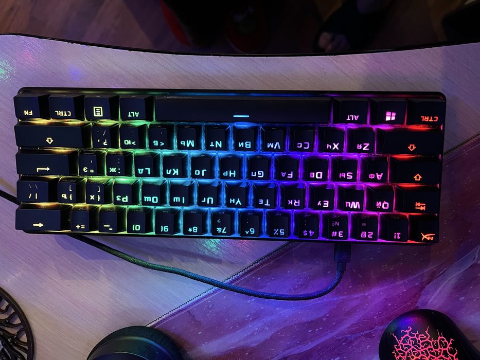 Продам  игровую клавиатуру  HYPERX ALLOY ORIGINS 60