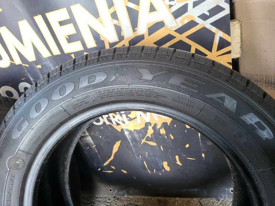 Opony wielosezonowe 215/60/17C Goodyear 7,7mm