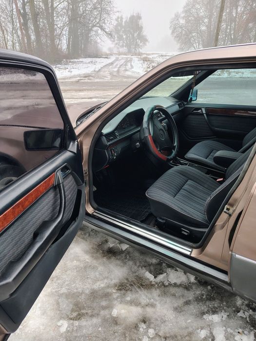 Продам Mercedes W124 3.0 дизель