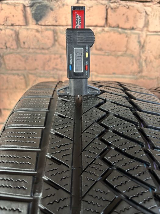 Пара зимових шин 225/35R18 Continental