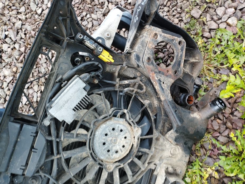 Audi a4 b7 pas przedni kompletny chłodnice belki wentylator 2.5 v6