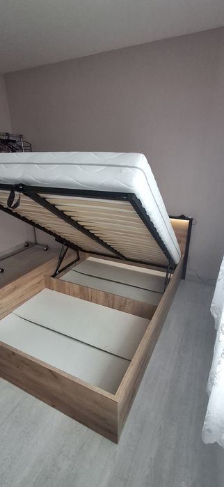 Łóżko podświetlane