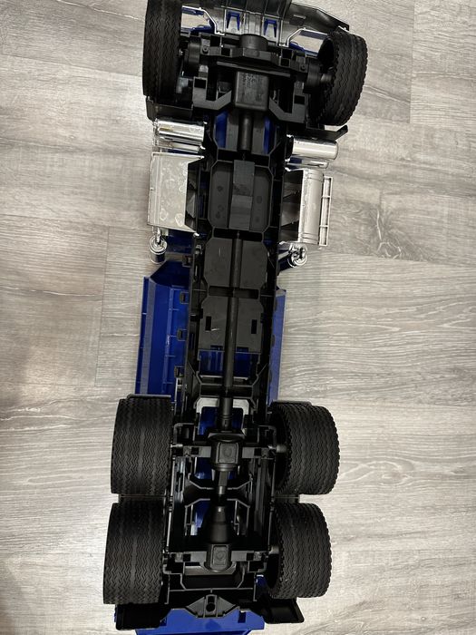 Самосвал Bruder Mack