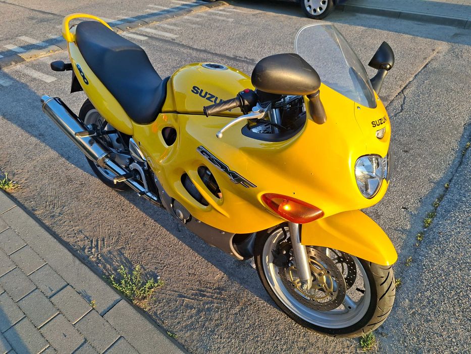 Silnik owiewki części lampa suzuki gsxf 600 gsx bandit 21 tys km.