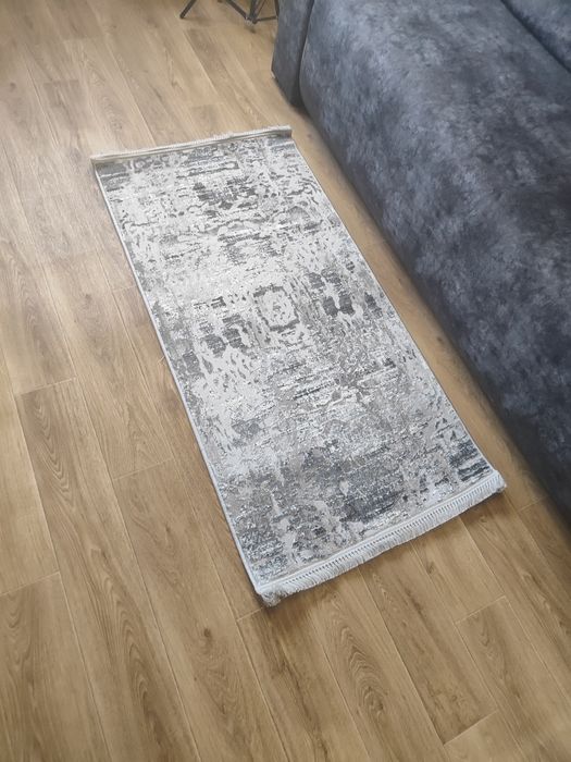 Современние ковры в сером цвете