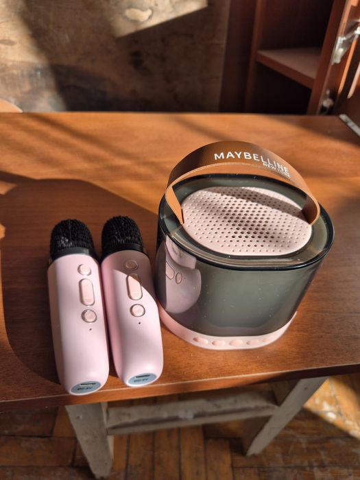 Компактная караоке-система / Блютуз колонка с 2 микрофонами