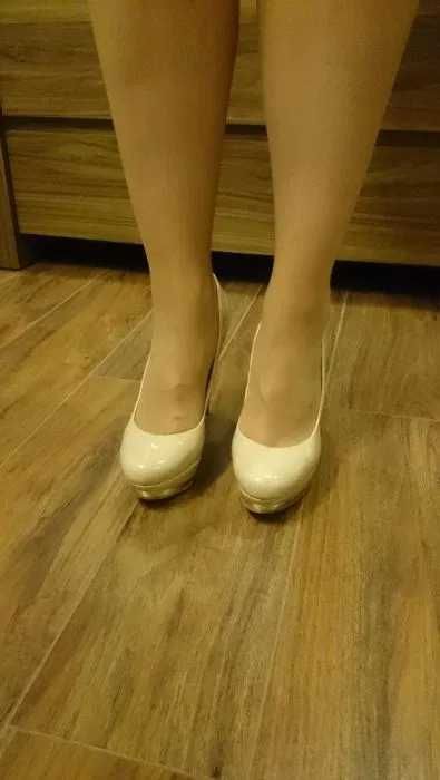 Zara Szpilki / Platformy Nude r. 40