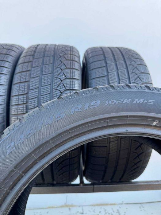 245/45/19 R19 Pirelli Pzero Winter 102H 4шт Зима 7.8-6+мм