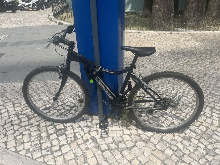 Bicicleta de montanha em bom esta