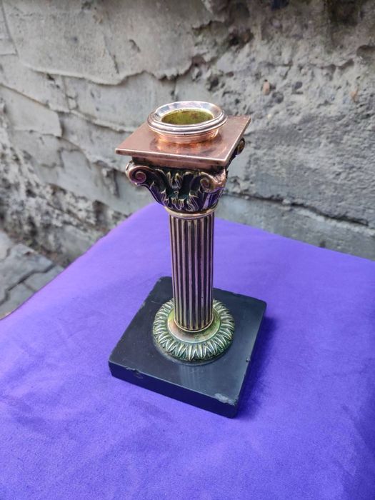 Подсвечник бронзовый