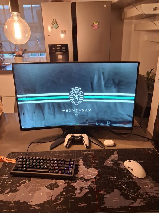 Monitor Curvo MSI MAG VA 31.5" 180Hz
