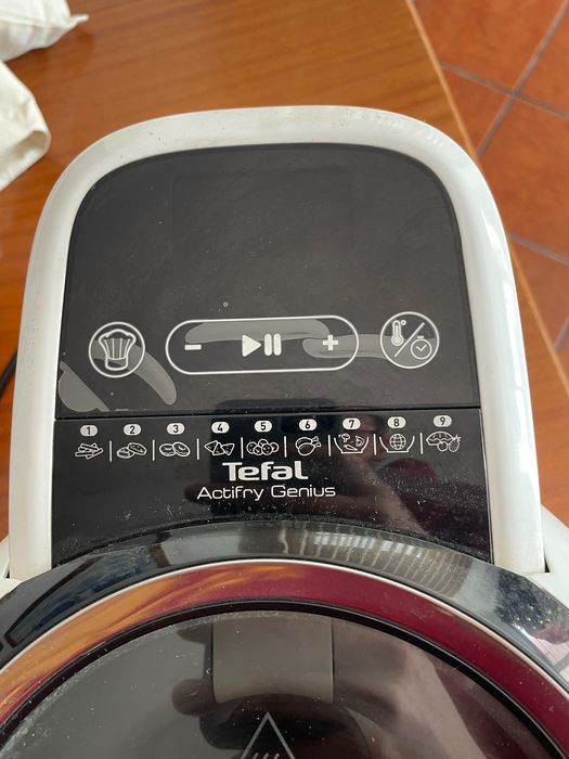 Fritadeira sem Óleo TEFAL AirFryer Actifry Genius 3L - Branco