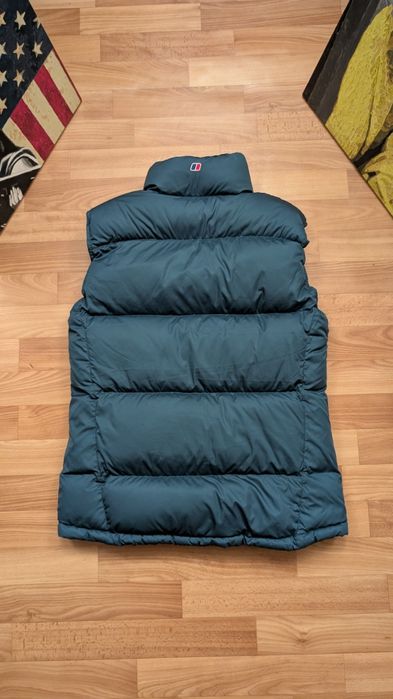 Пухова Жилетка,безрукавка Berghaus розмір л-xl оригінал