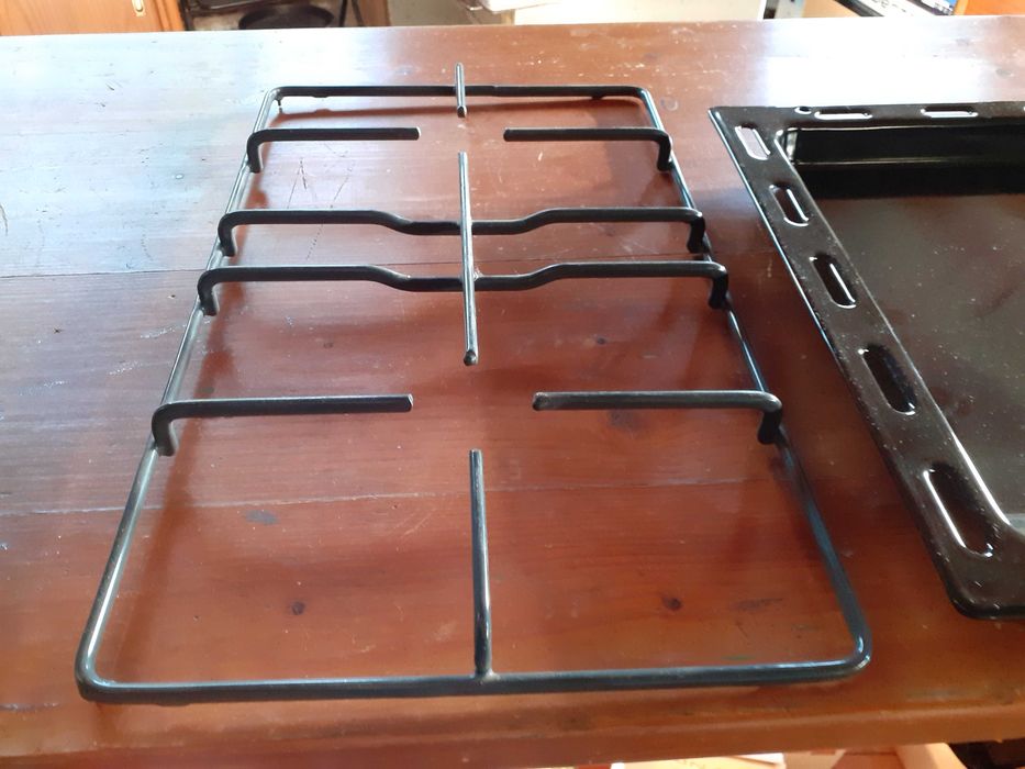Tabuleiro e grelha para fogão - novos - Meirreles