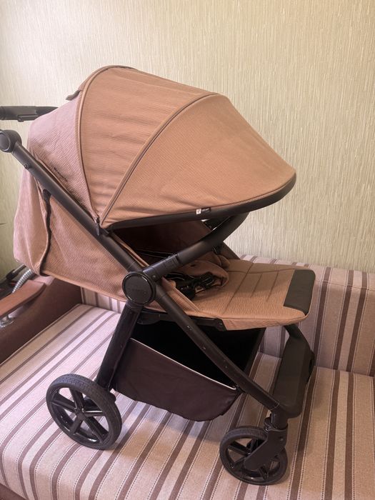 Прогулянкова коляска Carrello Bravo CRL-8512 Royal Beige, бежева