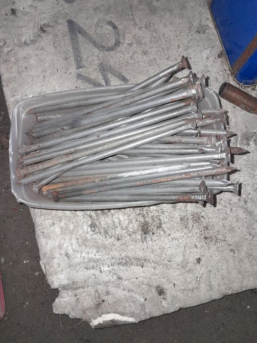 Gwoździe  25 cm nowe