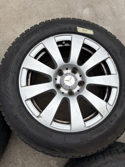 Оригінальні диски Мерседес w212 з резиною.