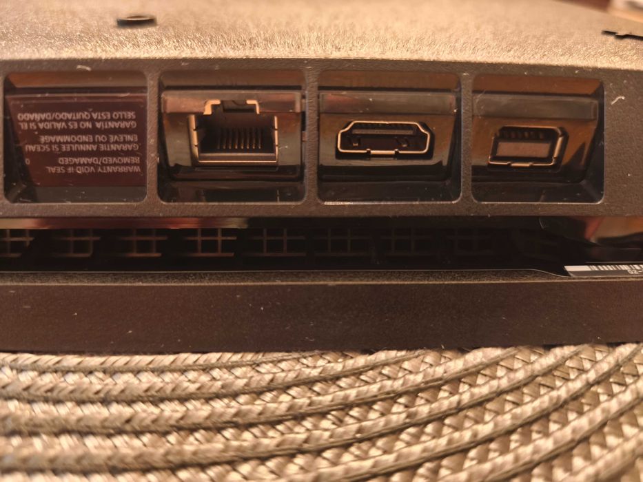 PlayStation PS4 slim