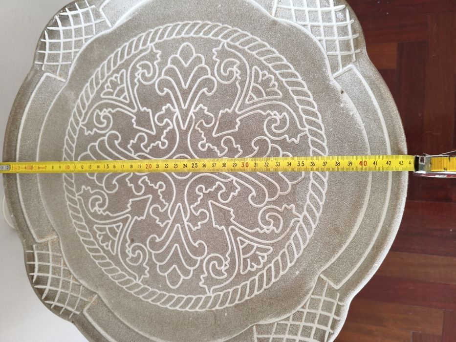Mesa com geometria de centro