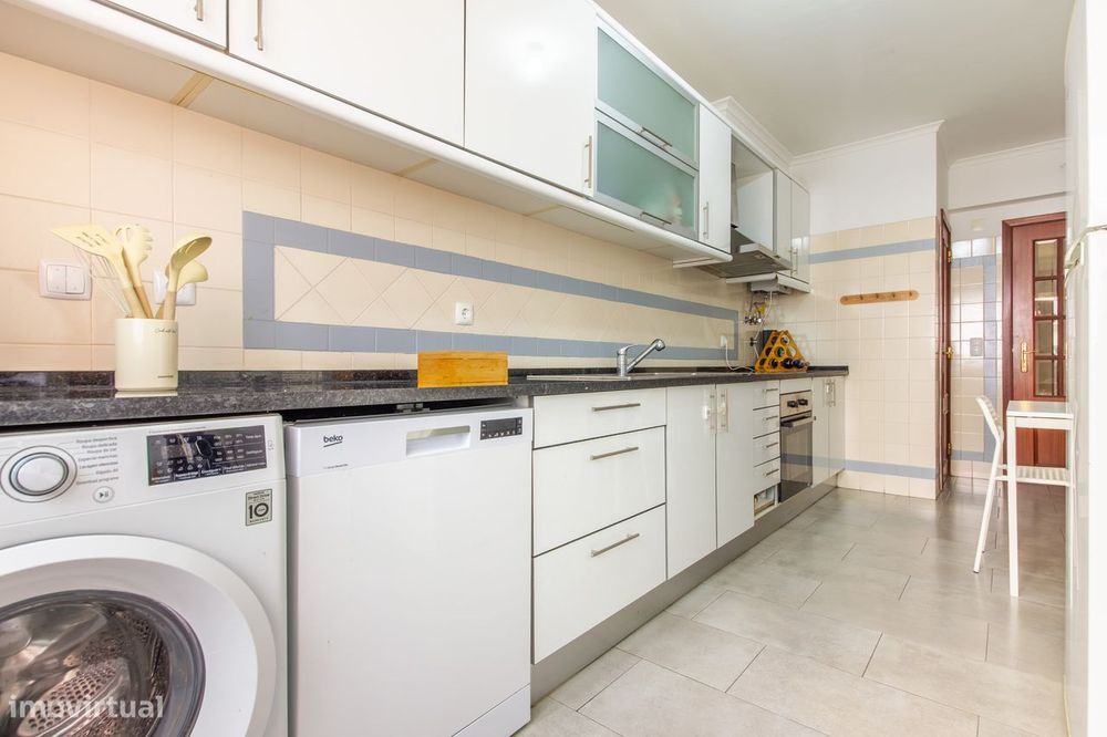 Santa Marta do Pinhal/Corroios-Apartamento de 3 assoalhadas-remodelado — Corroios, Setúbal