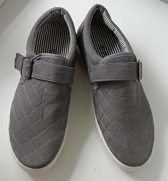 Чоловічі легкі, дихаючі мокасини, тапочки, кеди, сліпони, туфлі.