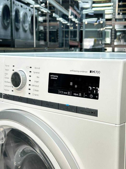 Сушильна машина Siemens iQ700 WT47W568DN