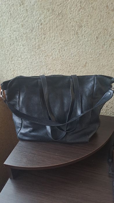 Продам шкіряну сумку від італійського бренду Bata,