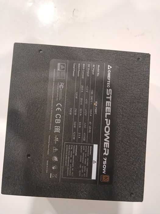СРОЧНО продаю блок питания Chieftec BDK-750FC 750 W